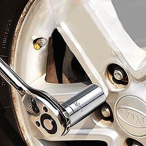 Universal Socket Wrench